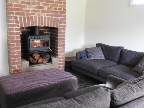 Grape Pickers Cottage - Accommodation 4U 2
