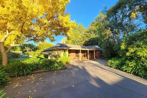Hahndorf Home, Walk To Main St, Sleeps 8 - Accommodation 4U 0