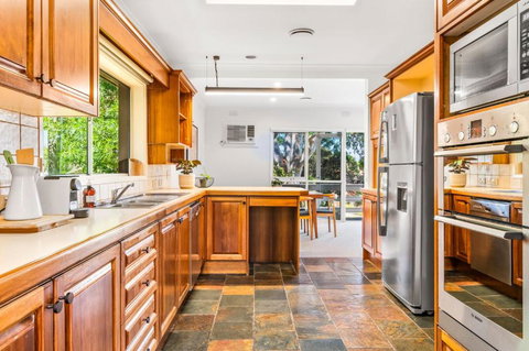 Hampton Vintage Soul With Pool - Accommodation 4U 3