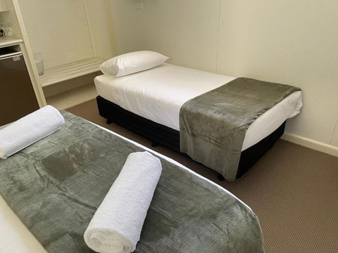 Happy Wanderer Motel Cohuna 70s Style - Accommodation 4U 3