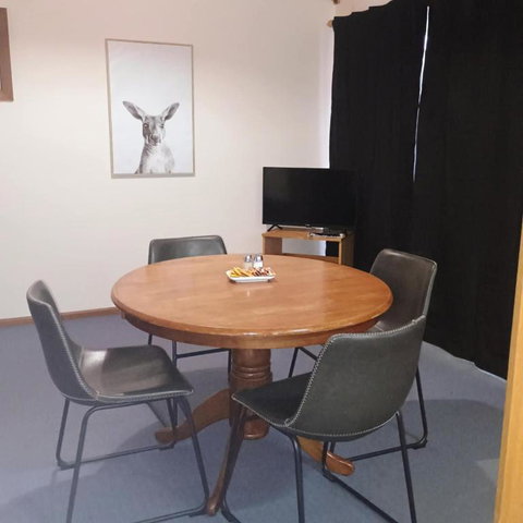 Hawker Holiday Cabins - Accommodation 4U 2