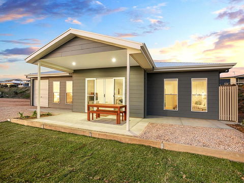 High Tide - Beachfront Pet-friendly - Accommodation 4U 1