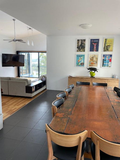 Hill Top Retreat - Accommodation 4U 0