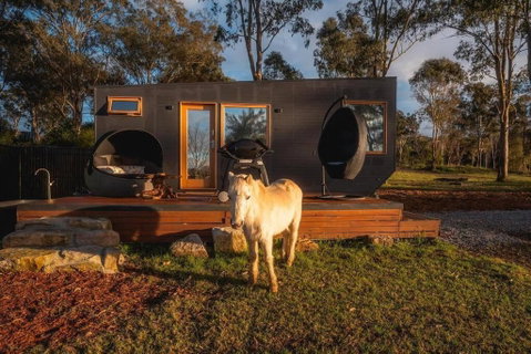 Hill Top Tiny River House - Accommodation 4U 2