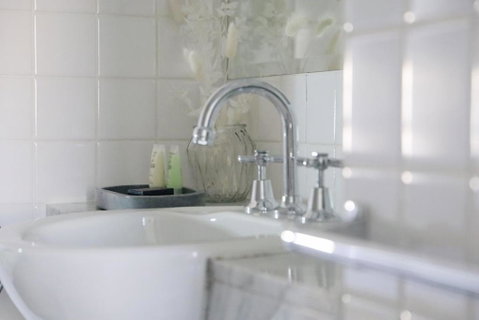 Hotel Collins - Accommodation 4U 3