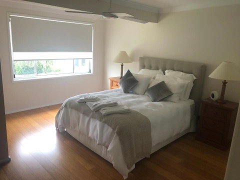 House Beside The Lake - Accommodation 4U 1