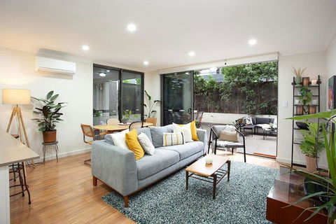 Huge 3 Bed Camperdown Garden Apt W Parking Aircon - Accommodation 4U 0