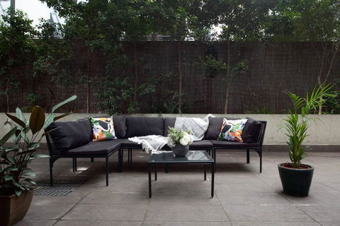 Huge 3 Bed Camperdown Garden Apt W Parking Aircon - Accommodation 4U 1