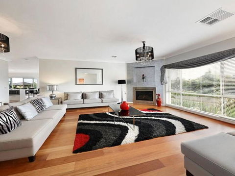 Huge Luxury Home! Mount Waverley - Accommodation 4U 0