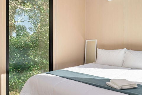 Huntingdon House By Tiny Away - Accommodation 4U 3