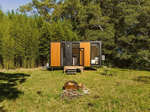 Huntingdon House By Tiny Away - Accommodation 4U 1