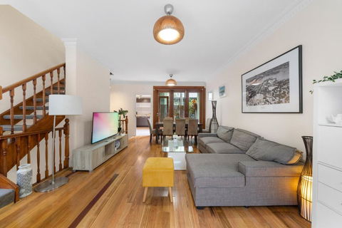 Ideally Located 3 BR With Parking & Central & Darling Harbour-10 Mins Walk - Accommodation 4U 0