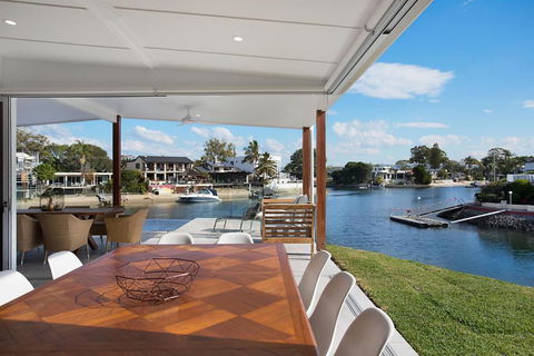 INCREDIBLE VALUE - Perfect For Large Families - Accommodation 4U 3