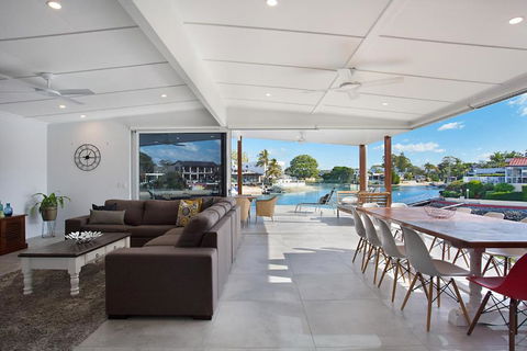 INCREDIBLE VALUE - Perfect For Large Families - Accommodation 4U 2