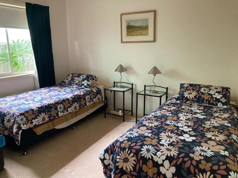 HOME STAY On The High Street - Accommodation 4U 1