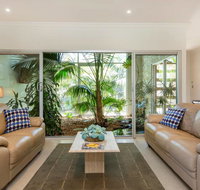 Adelphi Waterfront 2 Bedroom Ground Floor Home - Accommodation 4U