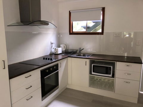 Airlie Getaway Unit 3 - Accommodation 4U 0