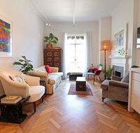 Alcaston House - Parliament House 300m WiFi Netflix - Accommodation 4U
