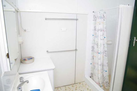 Almare, 7 Gowing Street - Accommodation 4U 3
