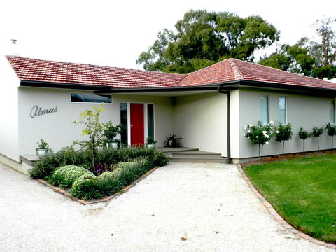 Almas Cottage - Accommodation 4U 1