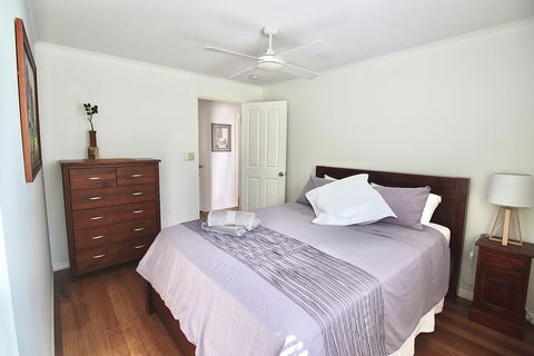 Aloha Alex Beach House Pet-friendly- 450m To The Beach - Accommodation 4U 3