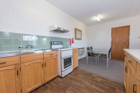 Alpine Apartment - Great Location With Views Of Lake Jindabyne - Accommodation 4U 2