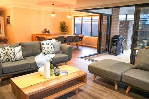 Amaroo - Accommodation 4U 2