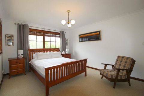 Amzaz, 15 Korogora Street - Accommodation 4U 1