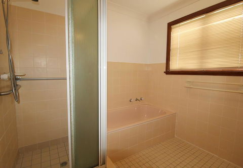 Amzaz, 15 Korogora Street - Accommodation 4U 0