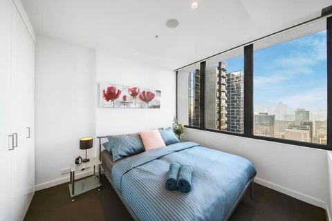 An Exquisite 2BR Apt With Stunning City Views - Accommodation 4U 1