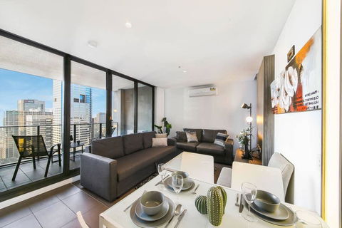 An Exquisite 2BR Apt With Stunning City Views - Accommodation 4U 2