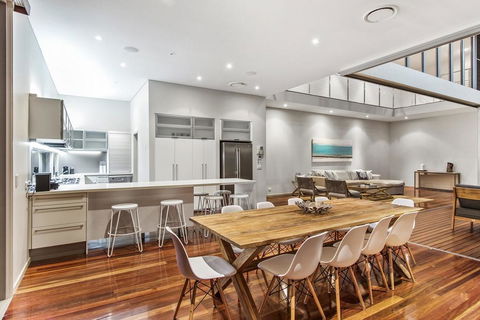 Angourie Beach House @ Corporate Boardies - Accommodation 4U 3