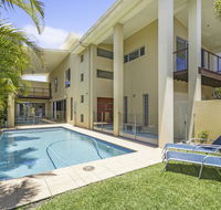 ANGOURIE HOUSE - SALT VILLAGE - Accommodation 4U