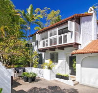 Apartment 1 - 20 Viewland Drive - Accommodation 4U