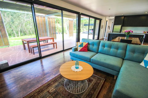 Apex House - Accommodation 4U 1