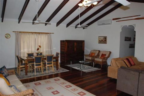 Appian Beach House - Accommodation 4U 2