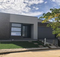 Apple House Tarneit North - Accommodation 4U