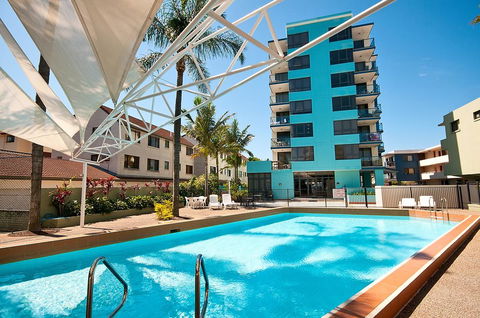 Aqualine Apartments On The Broadwater - Accommodation 4U 0