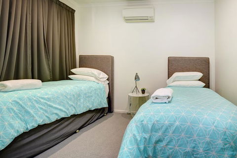 Aqualuna Beach Resort - Unit 25 - Accommodation 4U 2