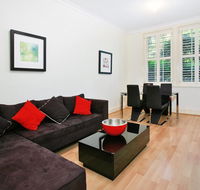 Art Deco in the Cul-de-Sac - Spacious Executive 1BR Potts Point Apartment in Quiet Cul-de-Sac - Accommodation 4U