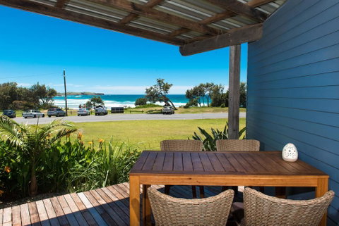 ArtHOUSE Beachfront Accommodation - Accommodation 4U 0