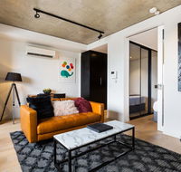 Artsy Apartment CBD City Views and Balcony - Accommodation 4U