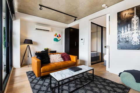 Artsy Apartment CBD City Views And Balcony - Accommodation 4U 0