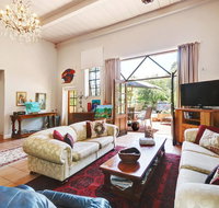 Arty Warehouse Apartment - stroll to South beach - Accommodation 4U