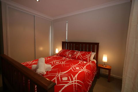 Aspect 1/8a Poly Cow Lane - Accommodation 4U 1