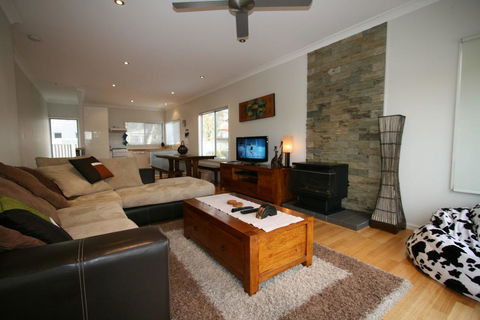 Aspect 1/8a Poly Cow Lane - Accommodation 4U 0
