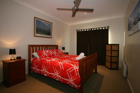 Aspect 1/8a Poly Cow Lane - Accommodation 4U 2