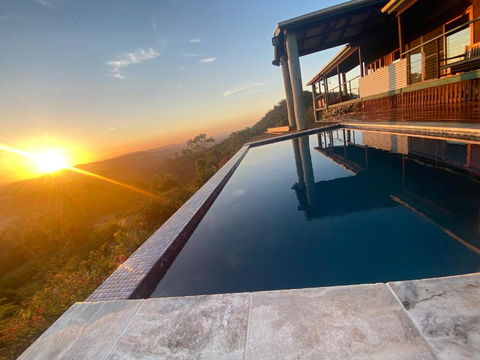Luxurious Hinterland Guest House With HEATED POOL Sleeps 10 Brisbane Scenic Rim Gold Coast - Accommodation 4U 3