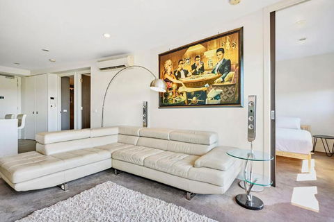 Maribyrnong Marvel Charm With Cityscape Bliss - Accommodation 4U 1