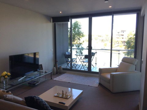 Marina View Apartment On The Maribyrnong River, Melbourne - Accommodation 4U 3